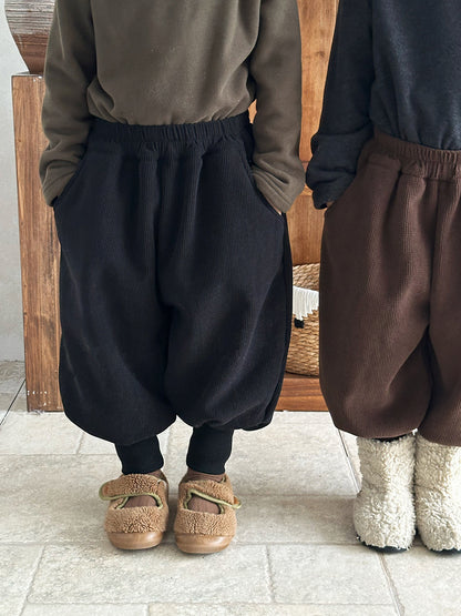 裾リブ厚手裏ボアパンツ