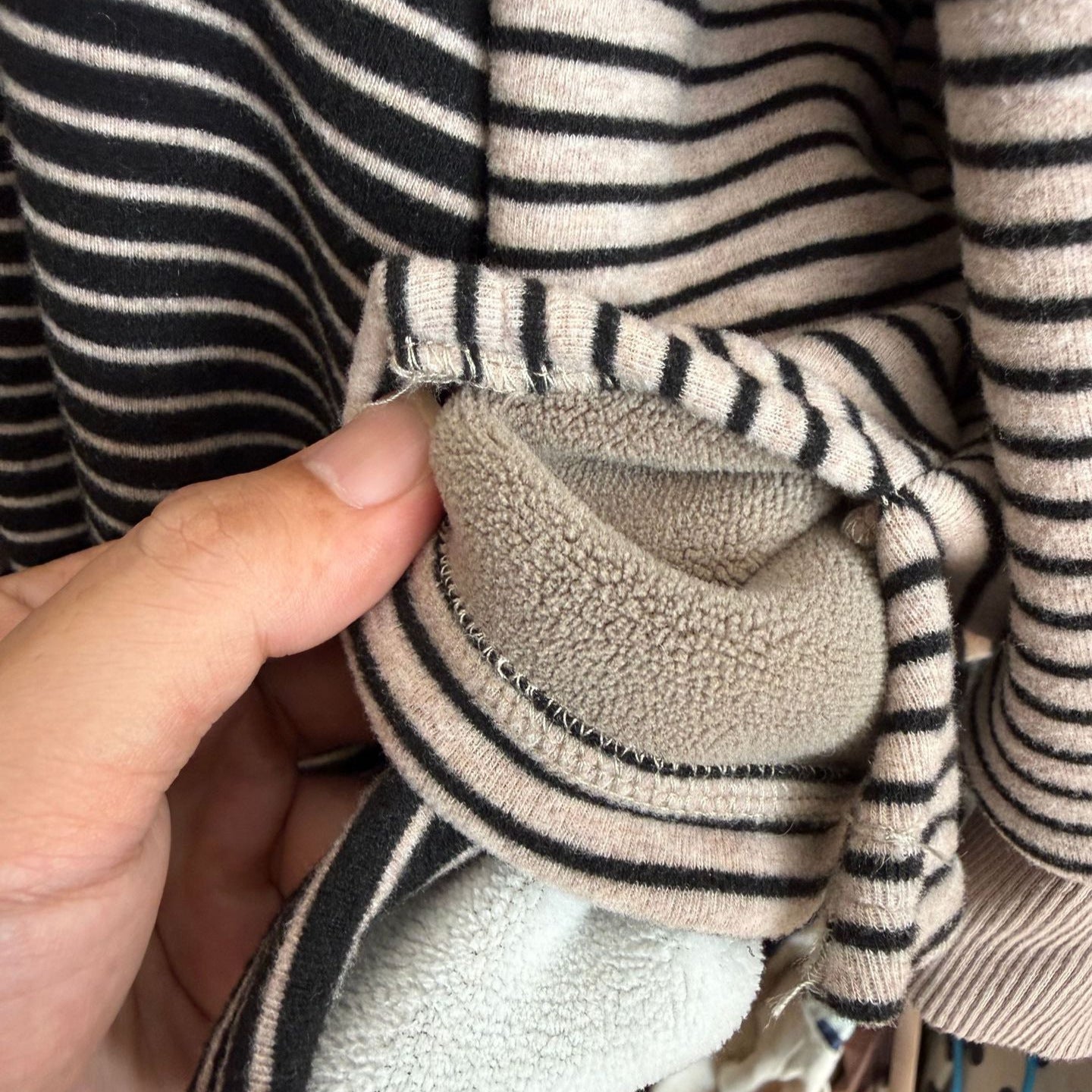 裏ボアボーダーハイネックスウェット