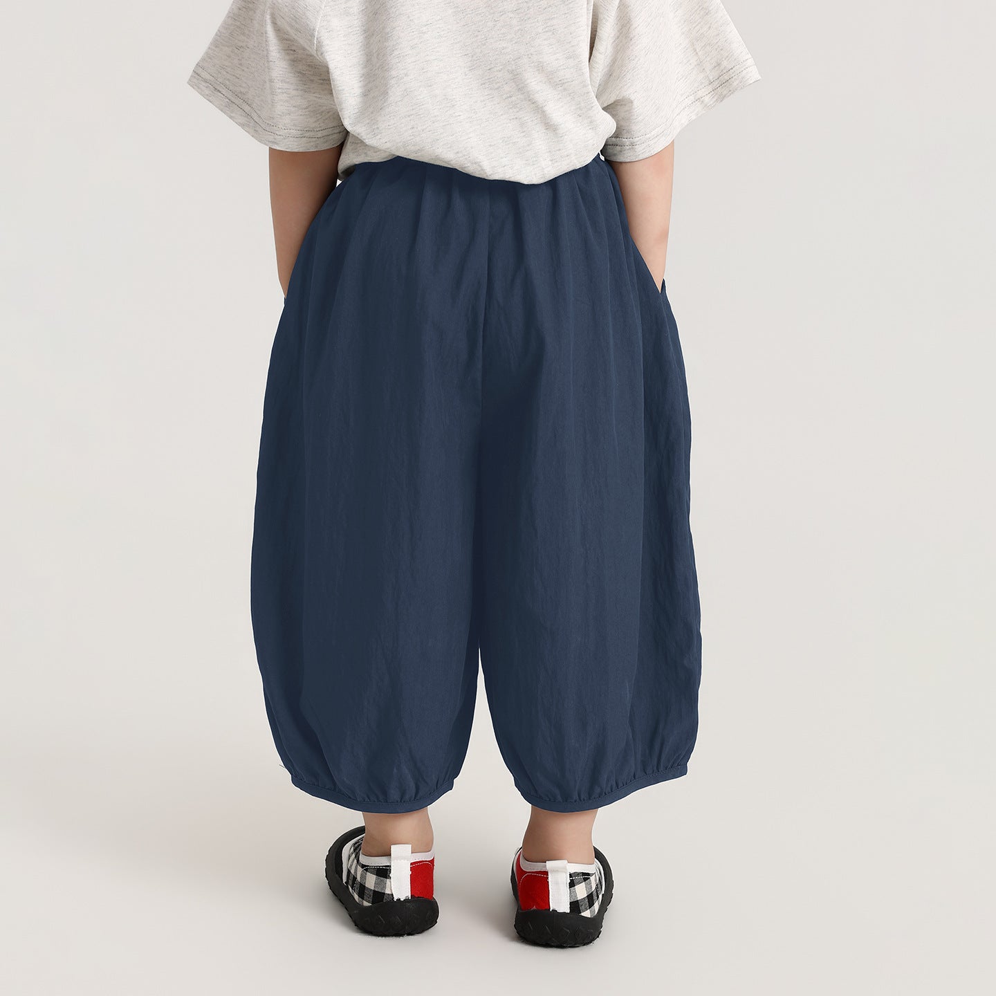シボ感薄手八分丈パンツ