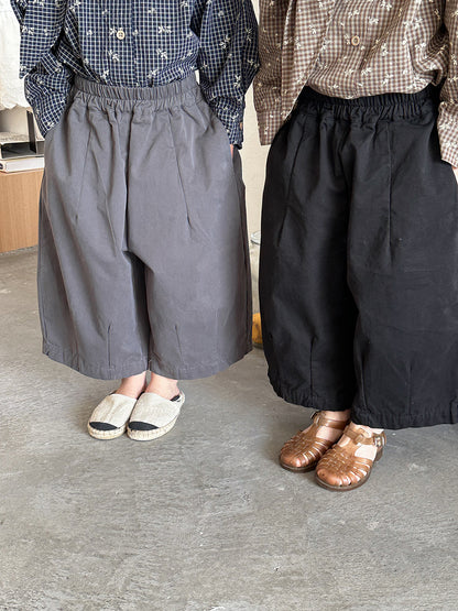 シンプルデザイン八分丈ワイドパンツ