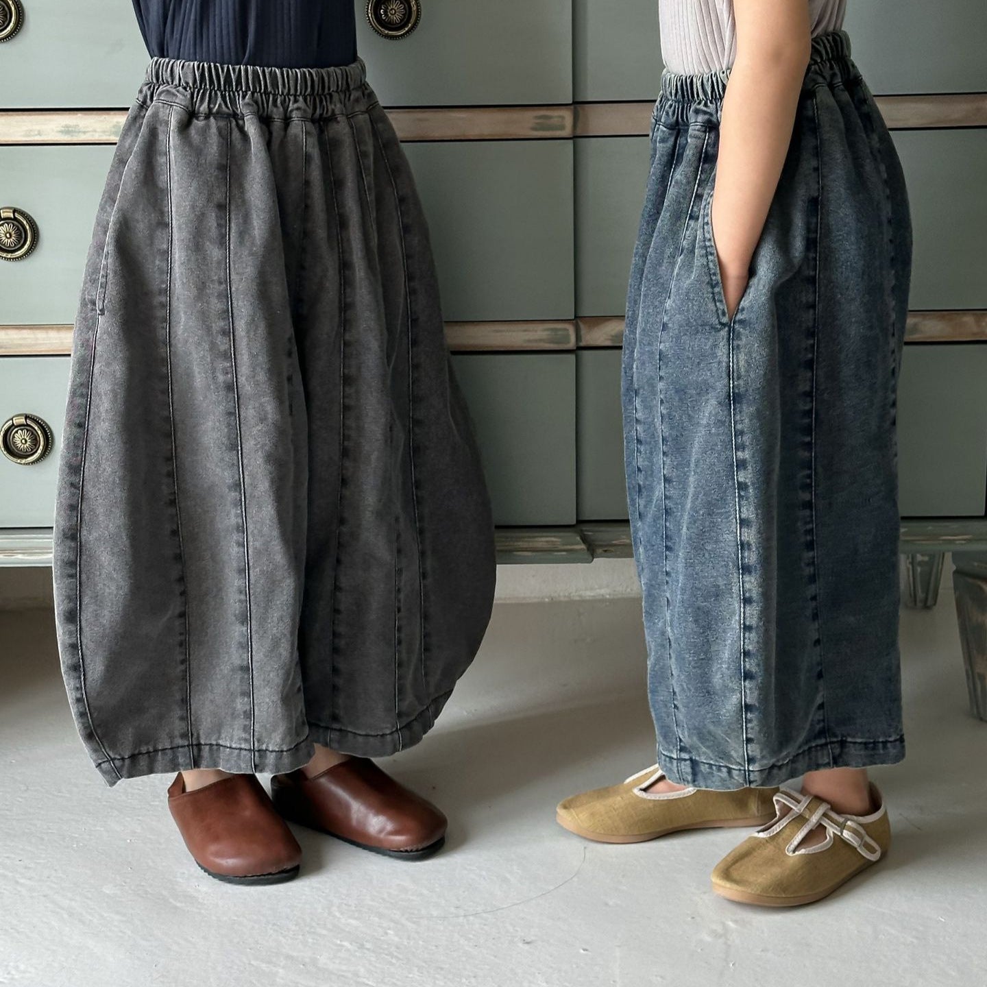 薄手デニムカーブドワイドパンツ