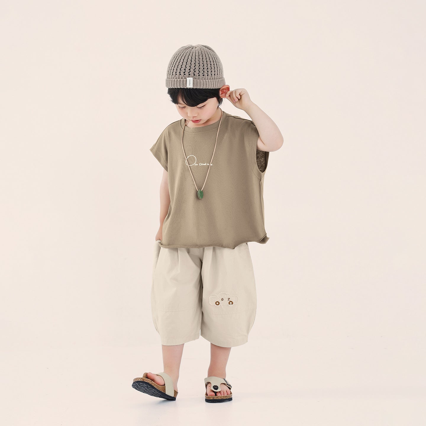 胸元ロゴ薄手タンクトップ