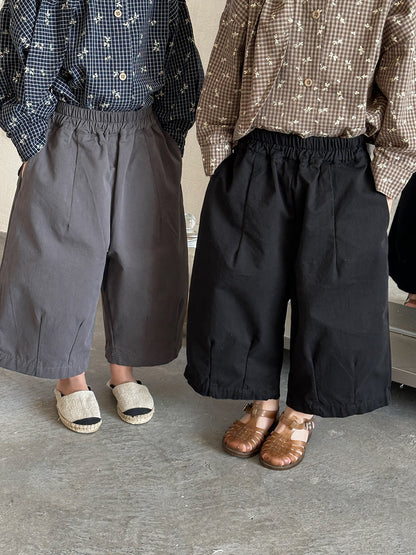 シンプルデザイン八分丈ワイドパンツ