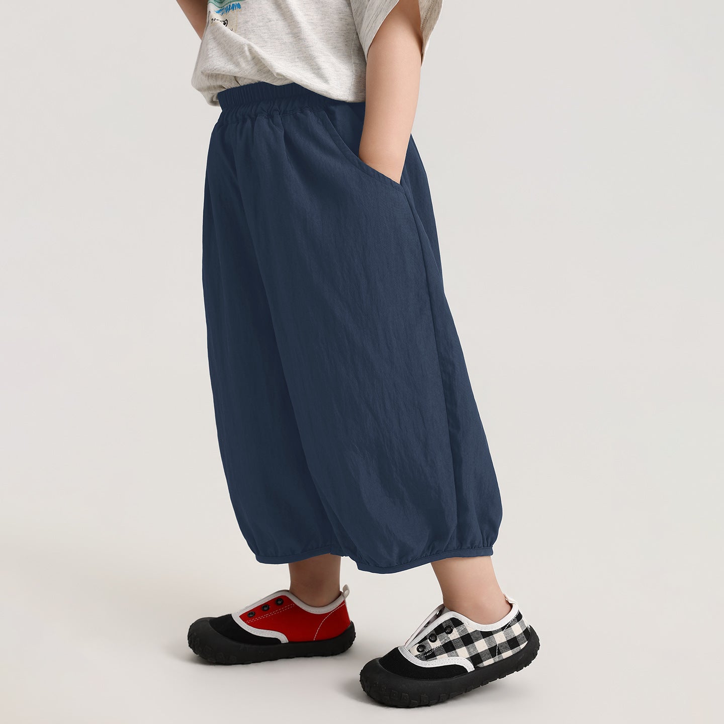 シボ感薄手八分丈パンツ