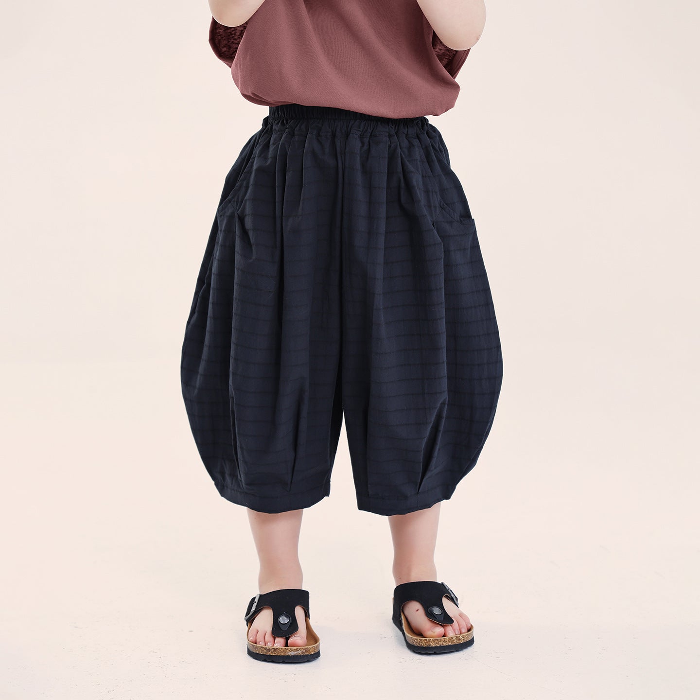 控えめボーダーコットン七分丈パンツ