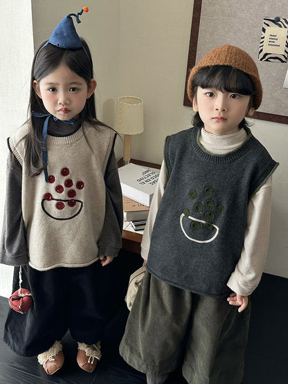 木の実モチーフニットベスト