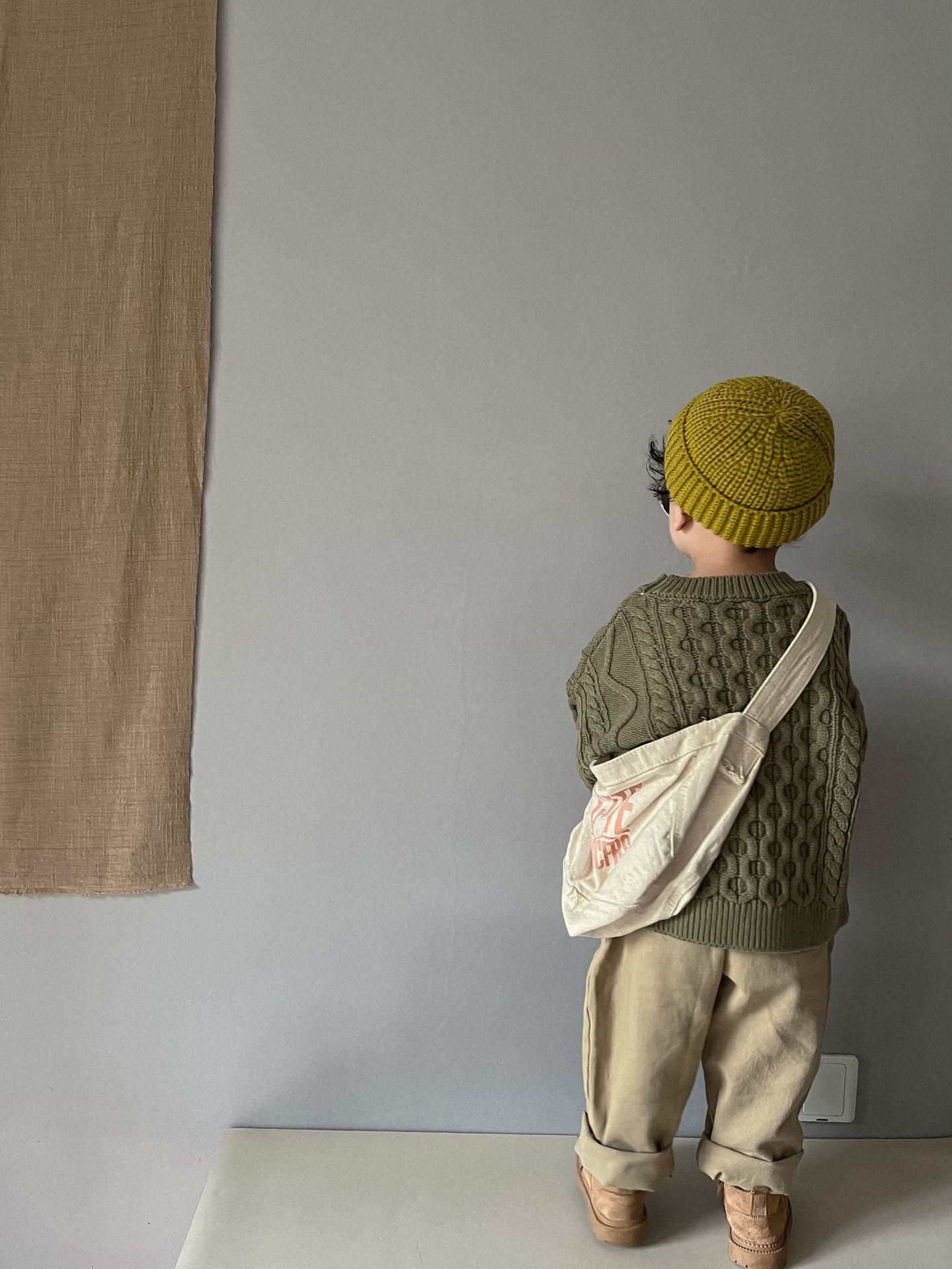 ケーブル編みプルオーバー