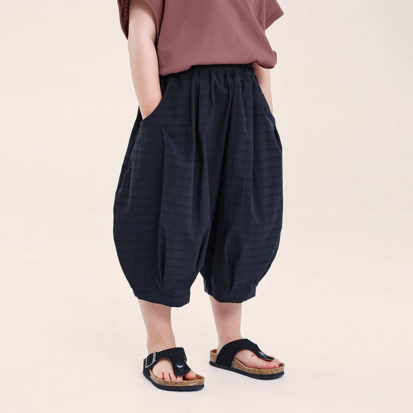 控えめボーダーコットン七分丈パンツ