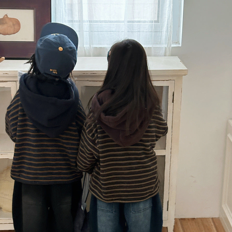 裏ボアボーダー柄パーカー