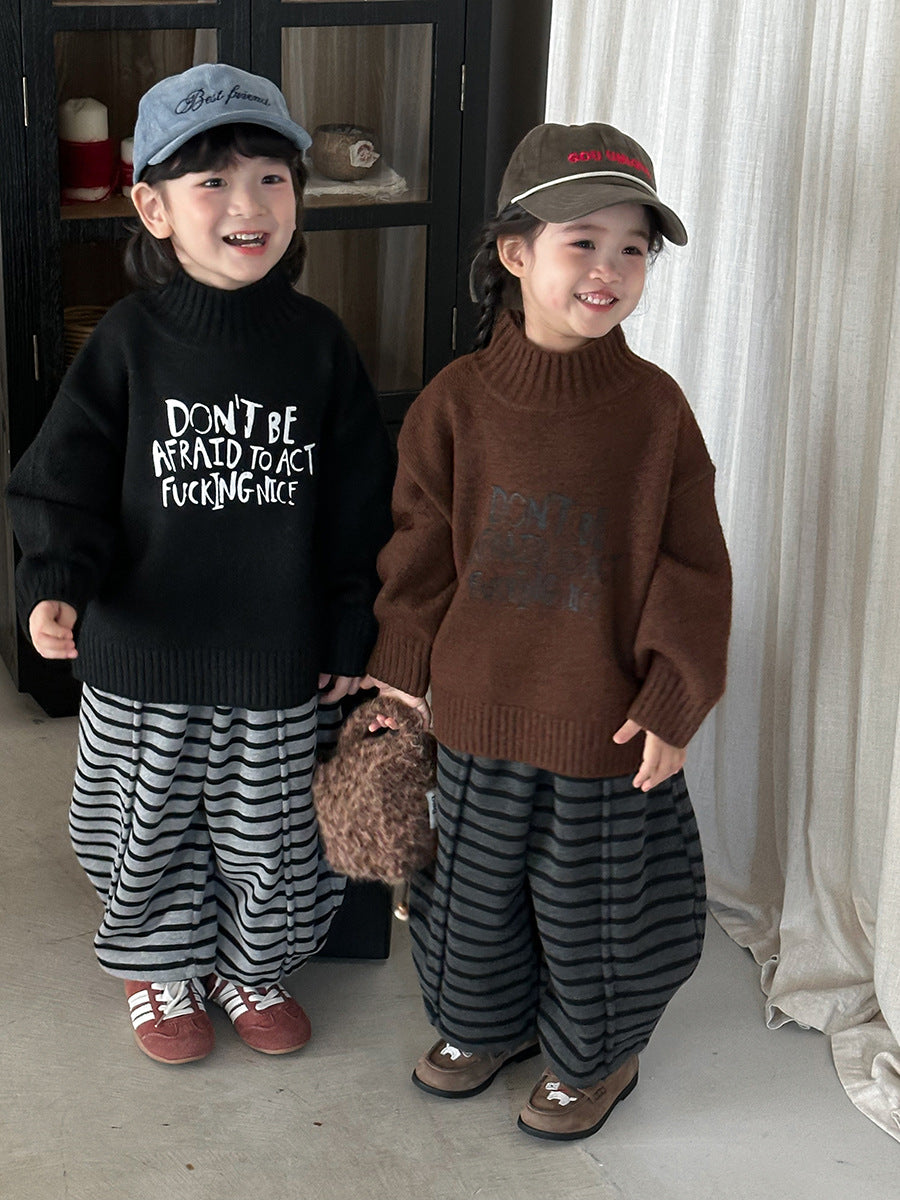 イングリッシュワードハイネックニット