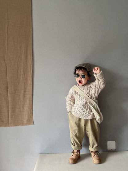 ケーブル編みプルオーバー