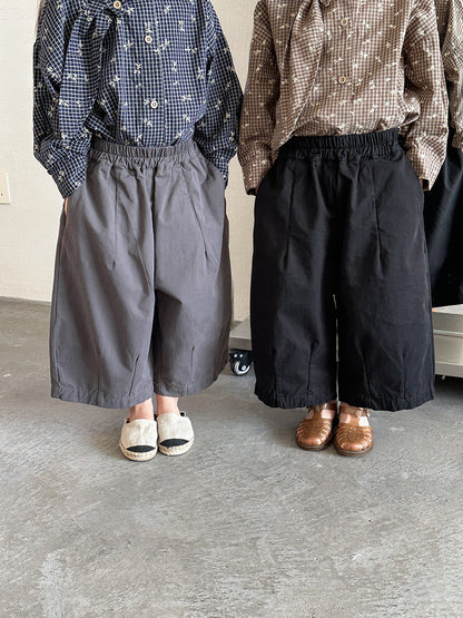 シンプルデザイン八分丈ワイドパンツ