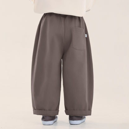 センタープリーツ無地パンツ