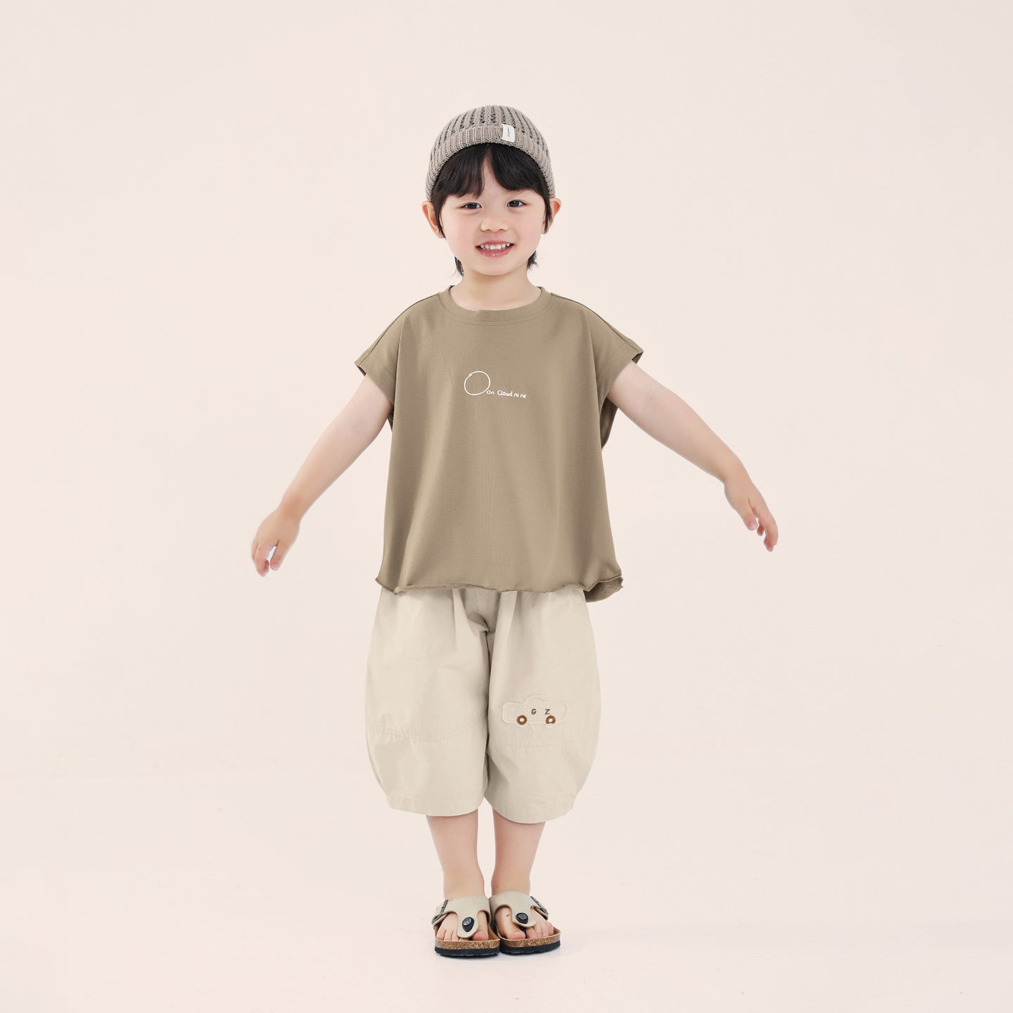 胸元ロゴ薄手タンクトップ