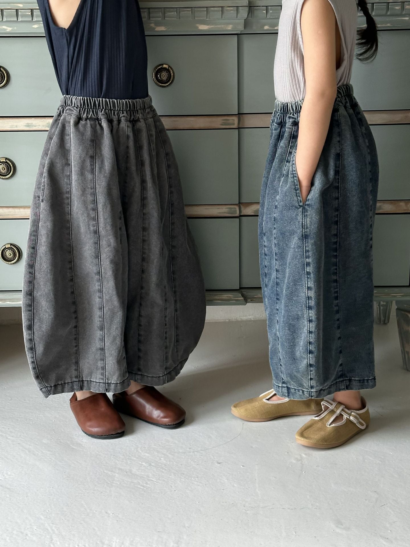 薄手デニムカーブドワイドパンツ