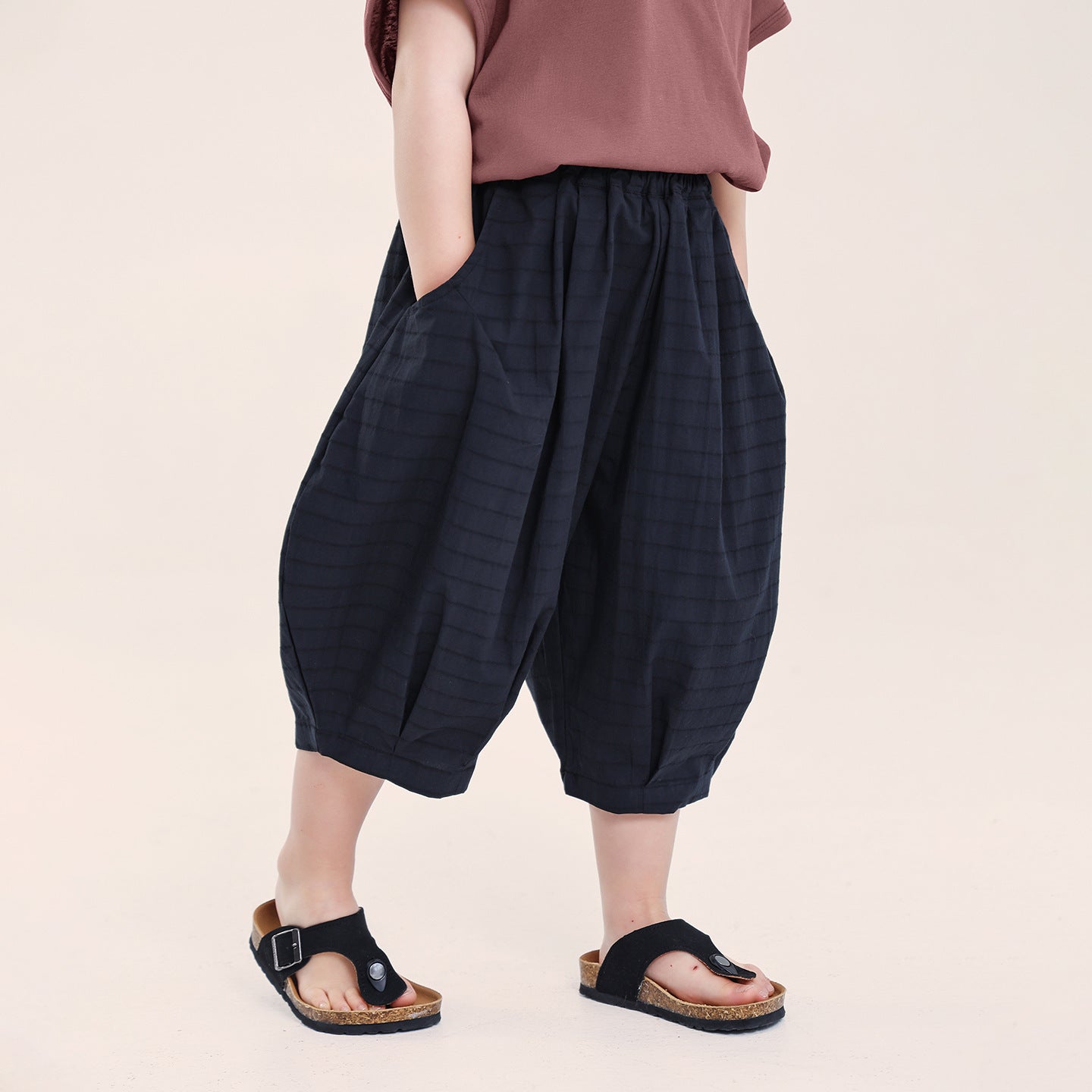 控えめボーダーコットン七分丈パンツ