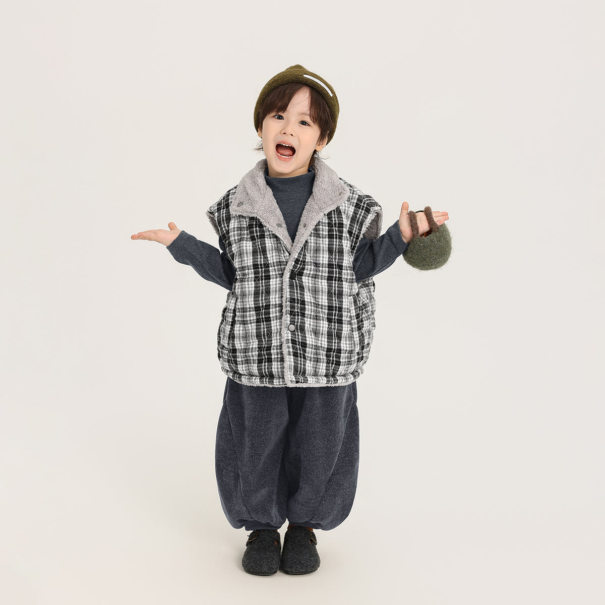 リバーシブルチェックボア中綿ベスト