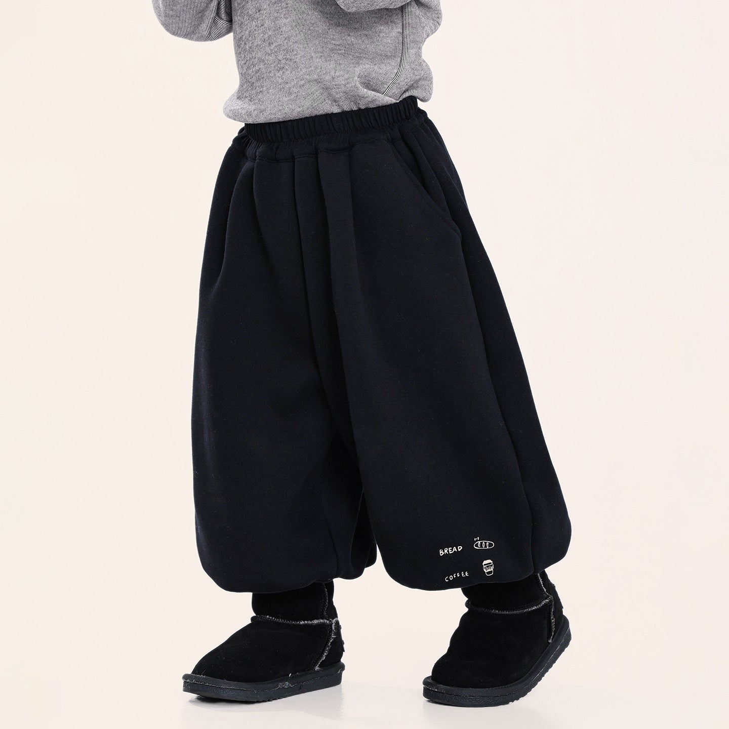 裾プリント裏ボアパンツ