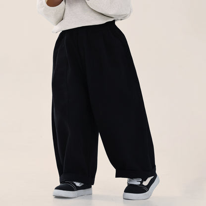 センタープリーツ無地パンツ