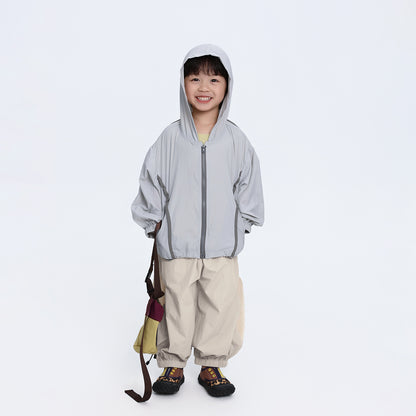 背面プリント薄手フード付きパーカー