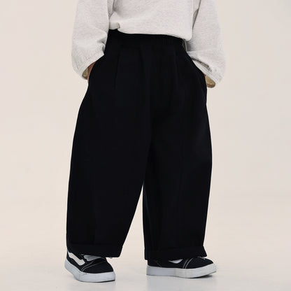 センタープリーツ無地パンツ