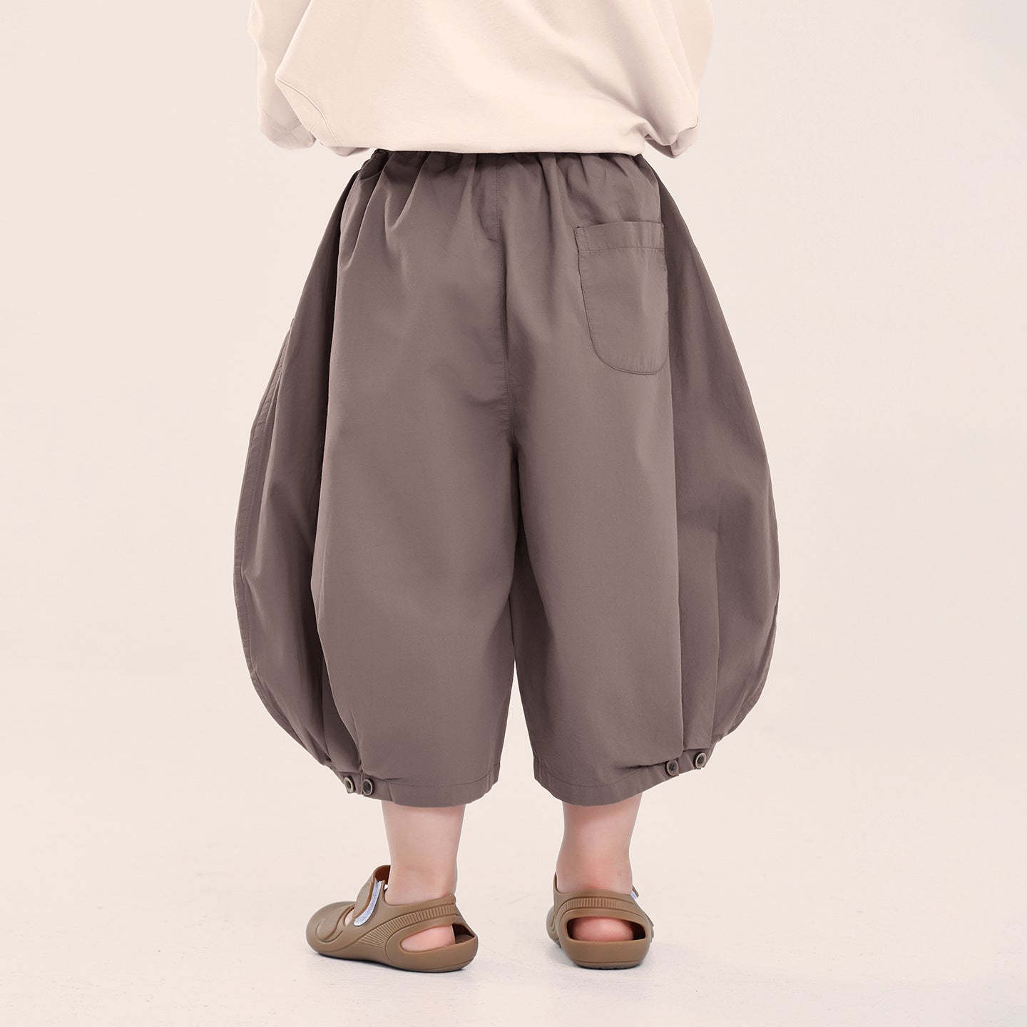 裾ギャザーコットン七分丈パンツ