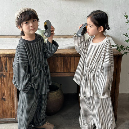 細めボーダー柄スウェットセット