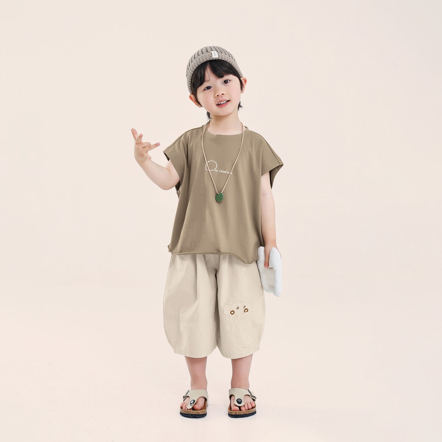 胸元ロゴ薄手タンクトップ