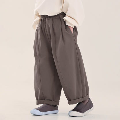 センタープリーツ無地パンツ