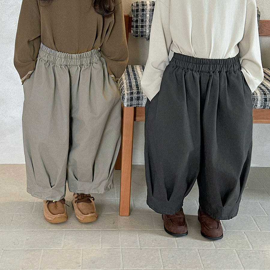 裾ギャザーウォッシュ加工テーパードパンツ