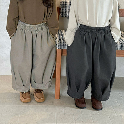 裾ギャザーウォッシュ加工テーパードパンツ