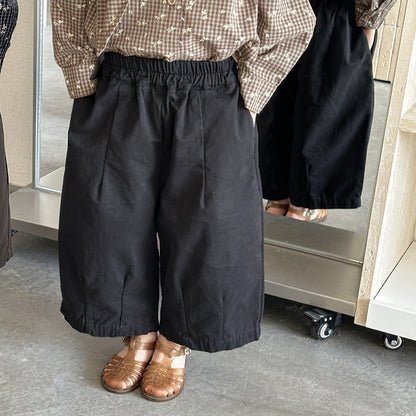 シンプルデザイン八分丈ワイドパンツ