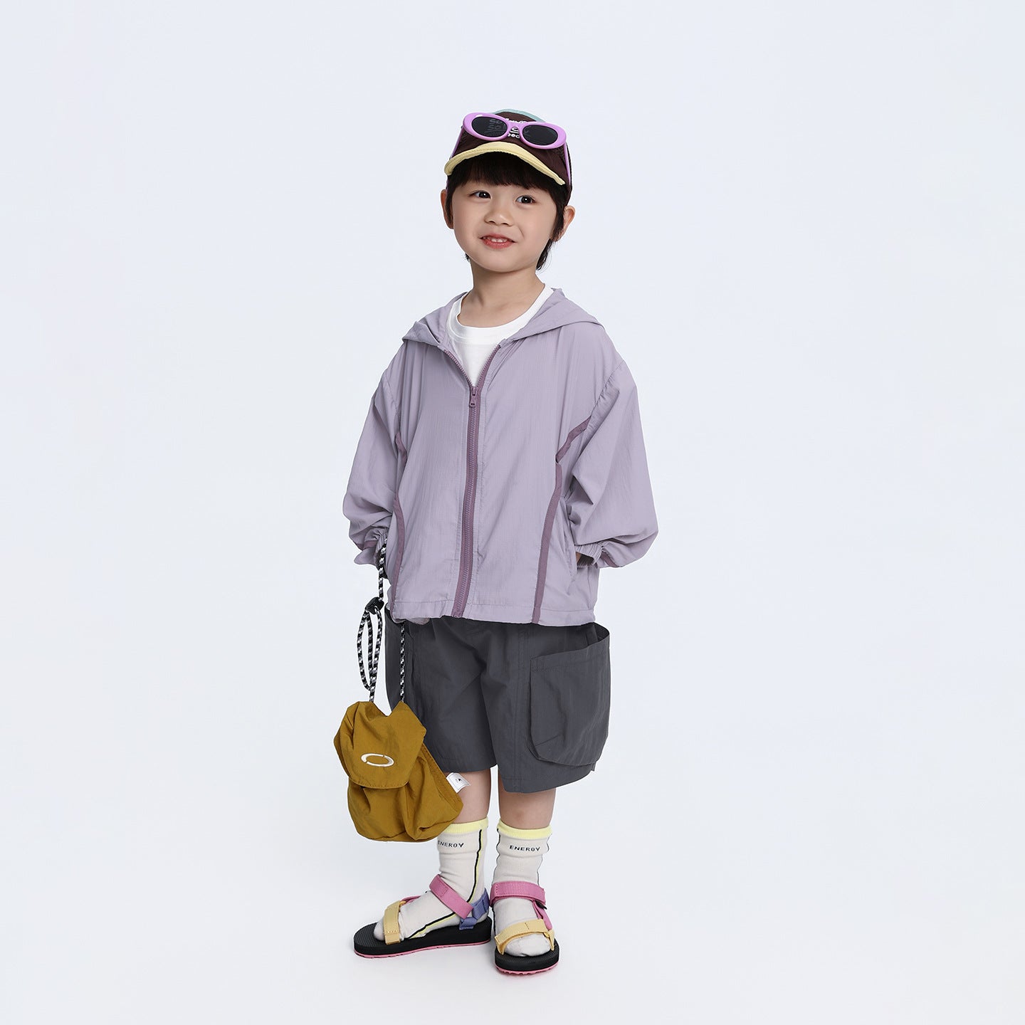 背面プリント薄手フード付きパーカー