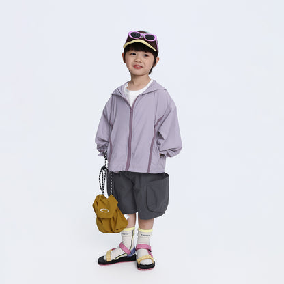 背面プリント薄手フード付きパーカー
