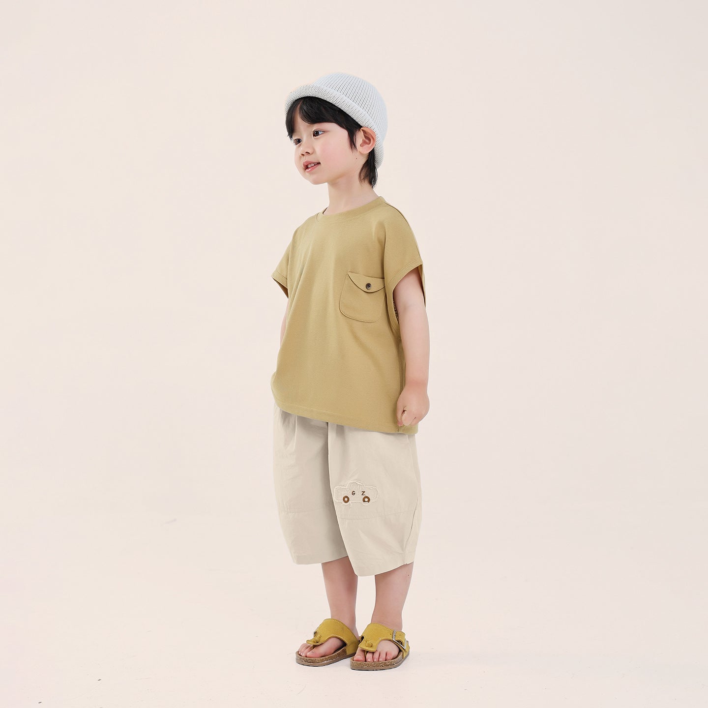 胸元ポケット付きタンクトップ
