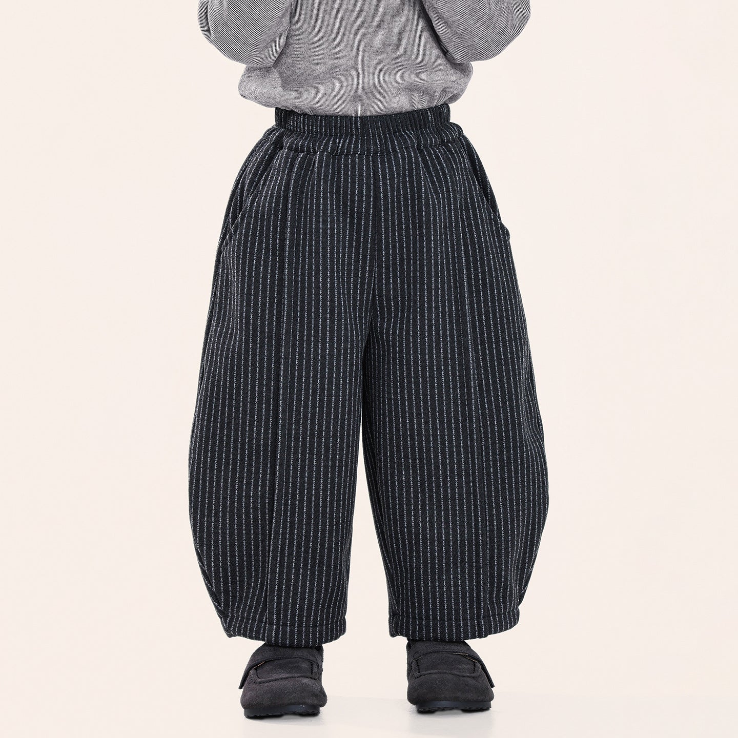 チョークストライプ裏ボアパンツ