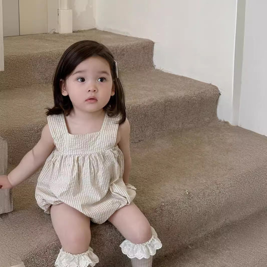 ストラップ柄ロンパース