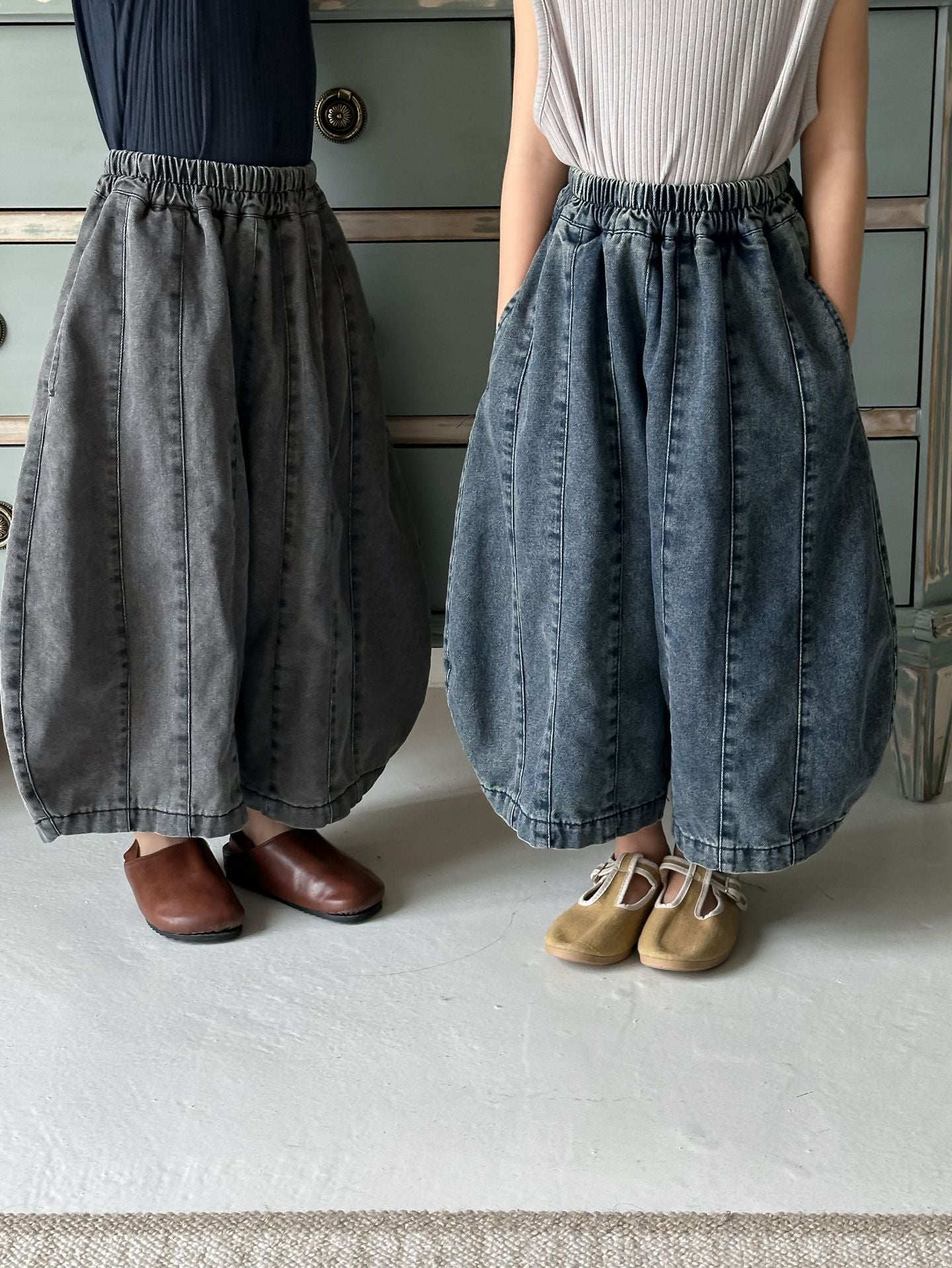 薄手デニムカーブドワイドパンツ