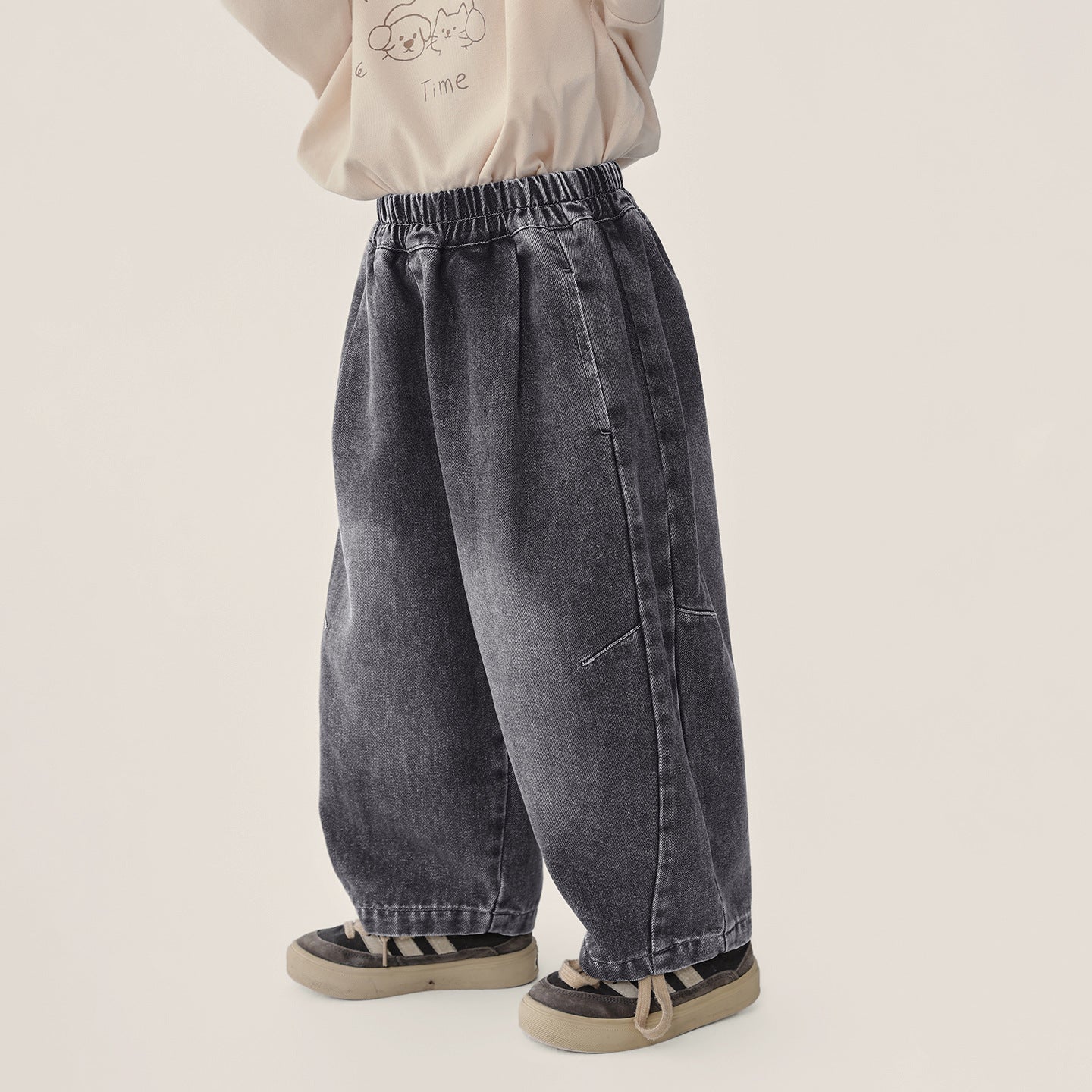 ウォッシュ加工デニムパンツ