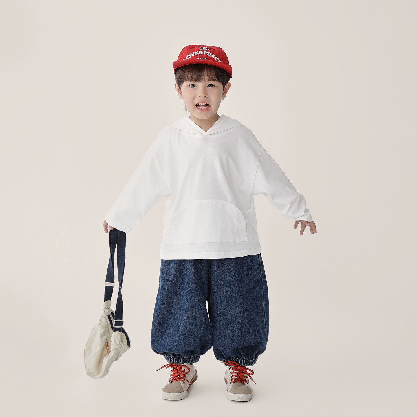 フード付きプルオーバー
