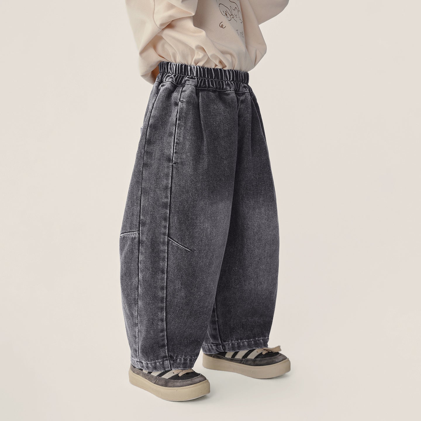 ウォッシュ加工デニムパンツ