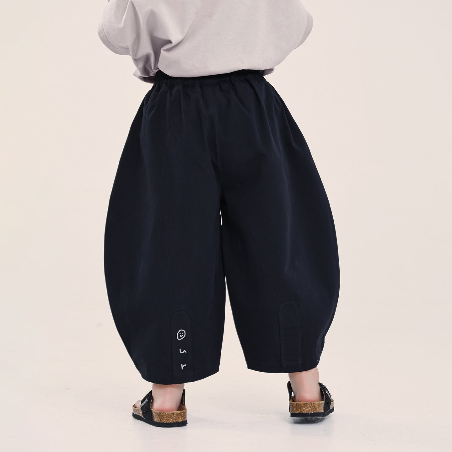後ろ裾プリントコットン九分丈パンツ