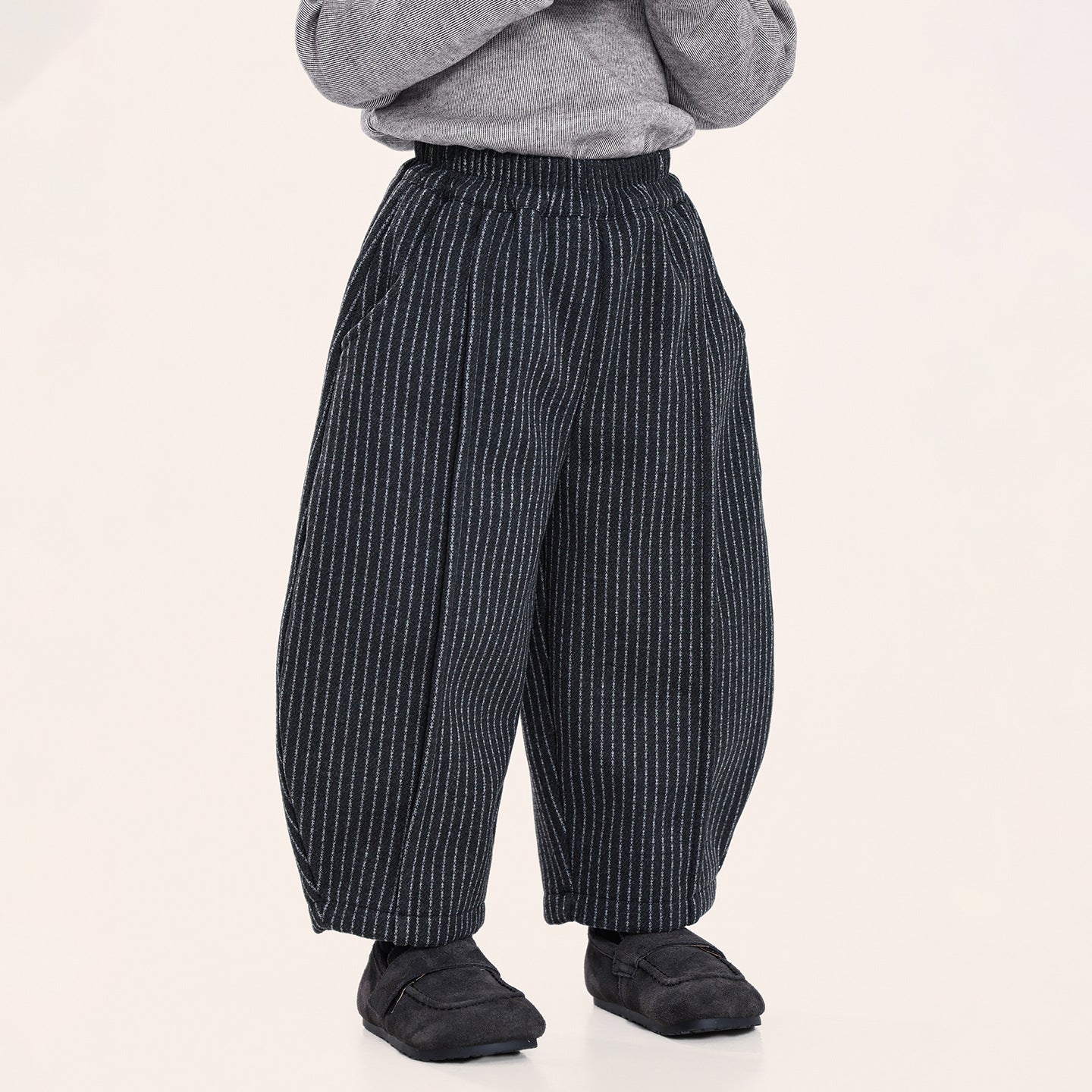 チョークストライプ裏ボアパンツ