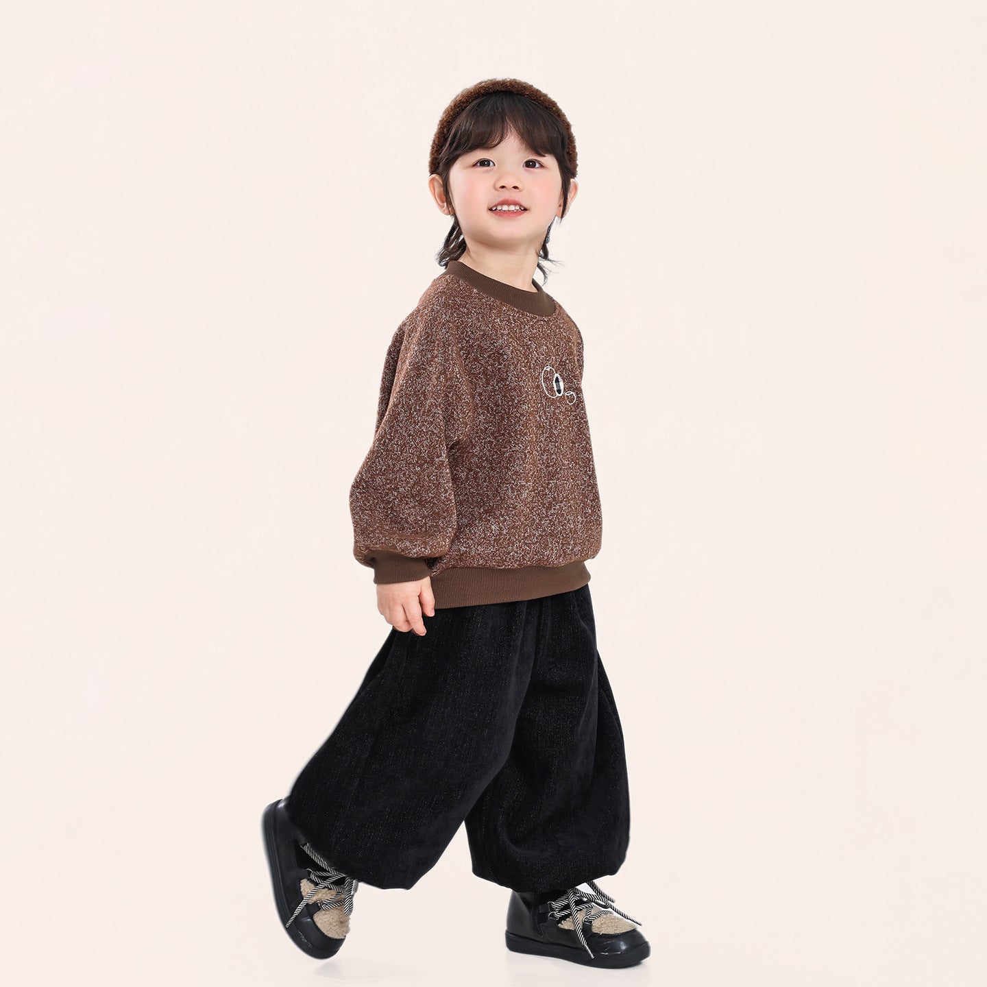 胸元刺繍スウェット