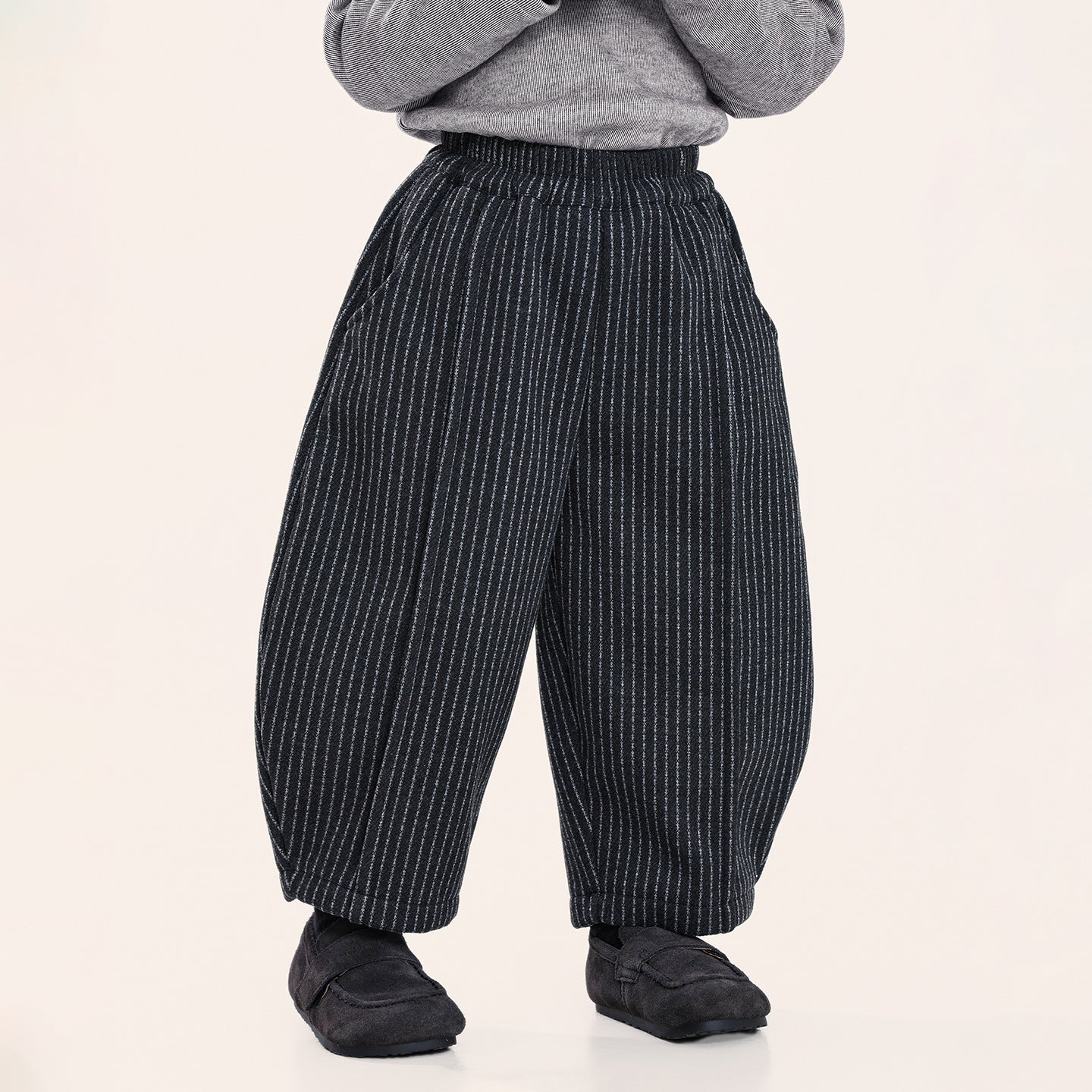 チョークストライプ裏ボアパンツ