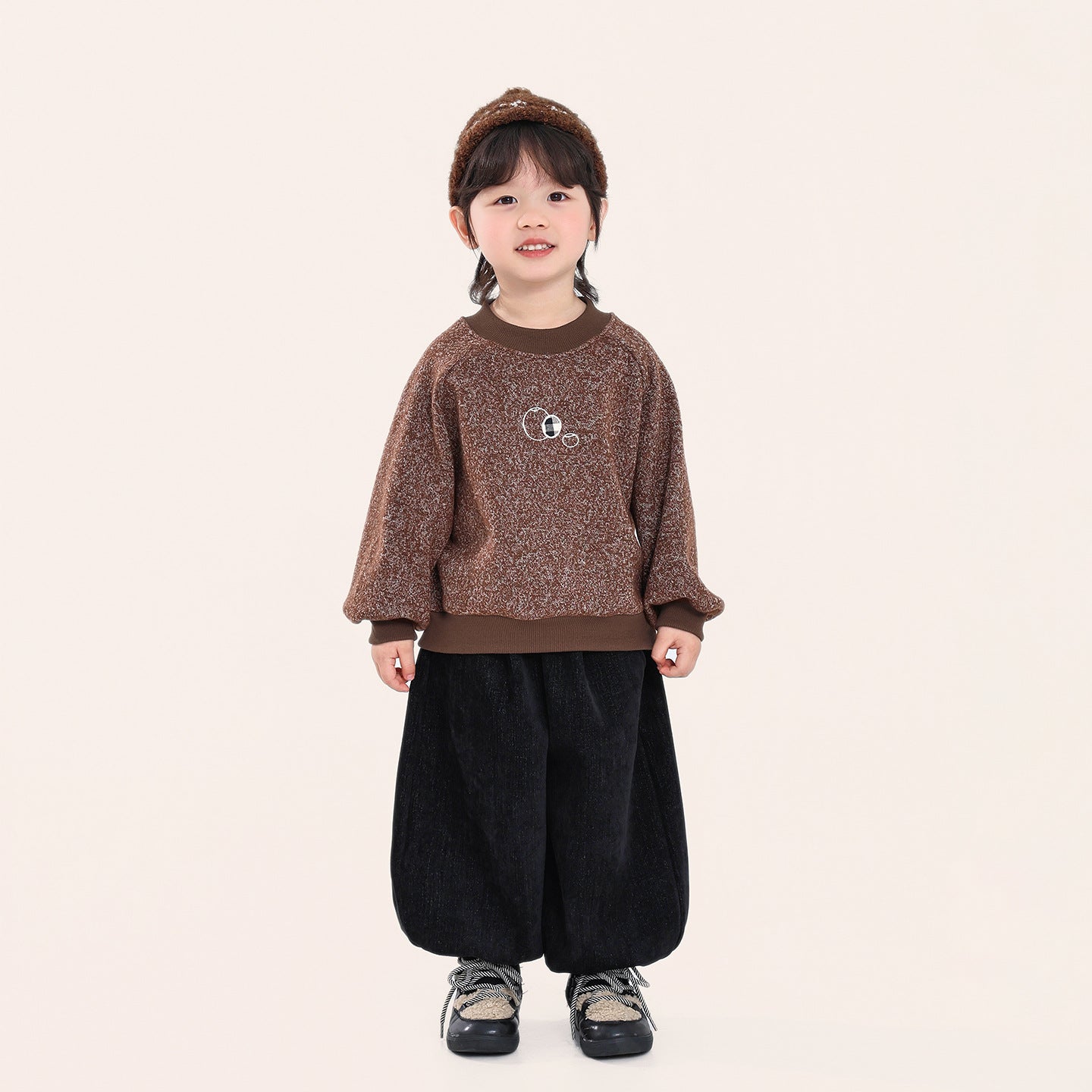 胸元刺繍スウェット