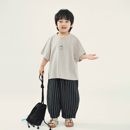 りんごプリントTシャツ