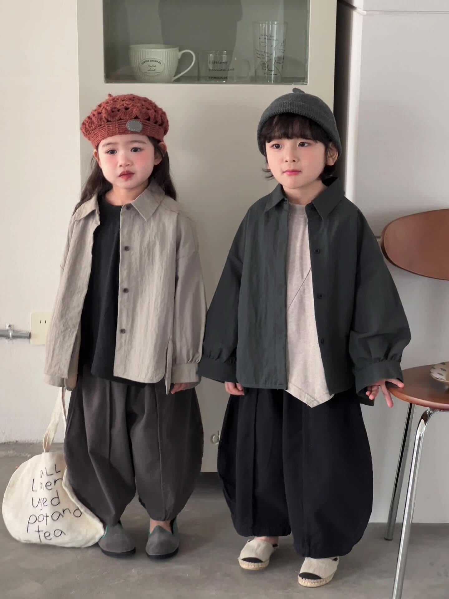 デザイン性ある無地シャツアウター