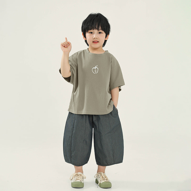 りんごプリントTシャツ