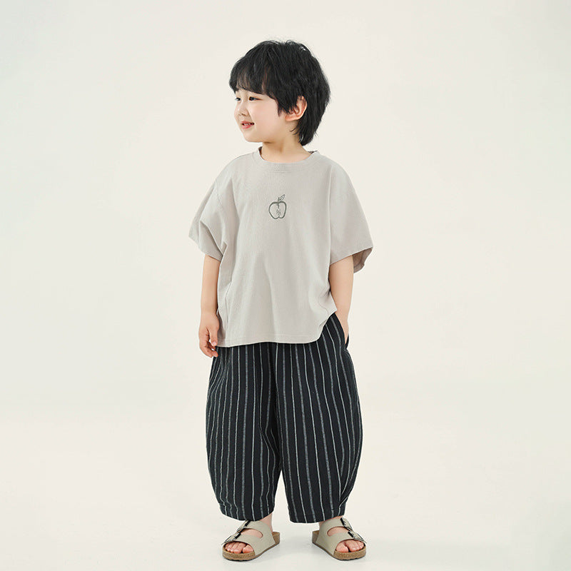 りんごプリントTシャツ